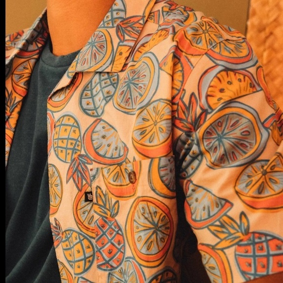 Junk Food Maxim Printed Brown Over Short Sleeve Printed Camp Button Down XXL - Picture 3 of 8